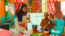 Mahasiswa UGM Ajak Warga Deme II Olah Cengkih Bernilai Jual