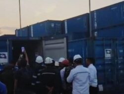 Dua Kontainer Disebut Bawa Batu Hitam Terpantau Menuju Pelabuhan Anggrek